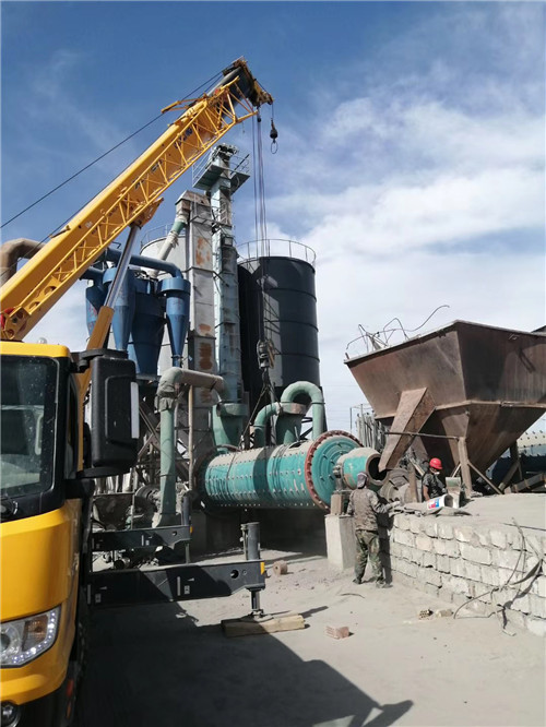 德州市设备搬运等各类工程项目中，吊车起着关键作用